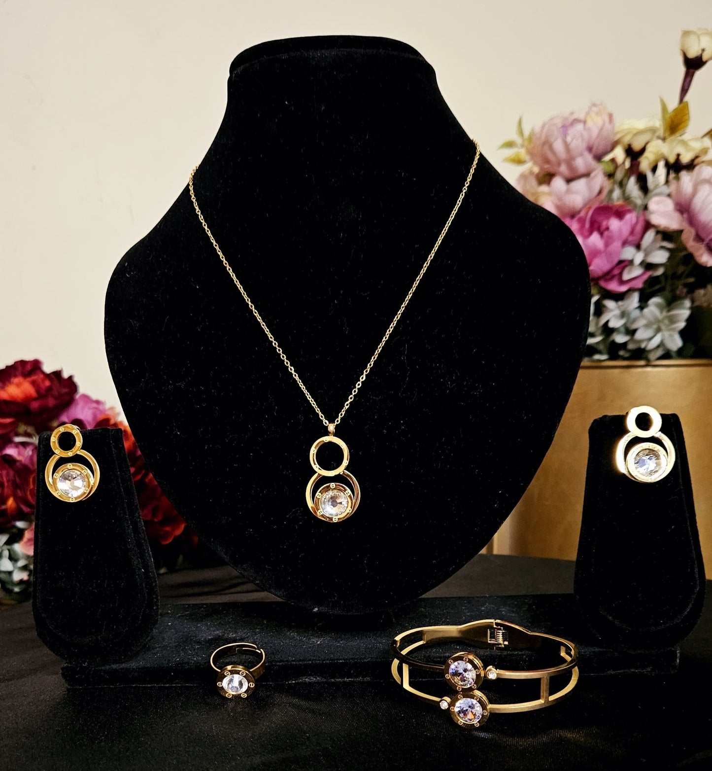 Golden heritage Stone Pendant(With Ring & Bracelet)