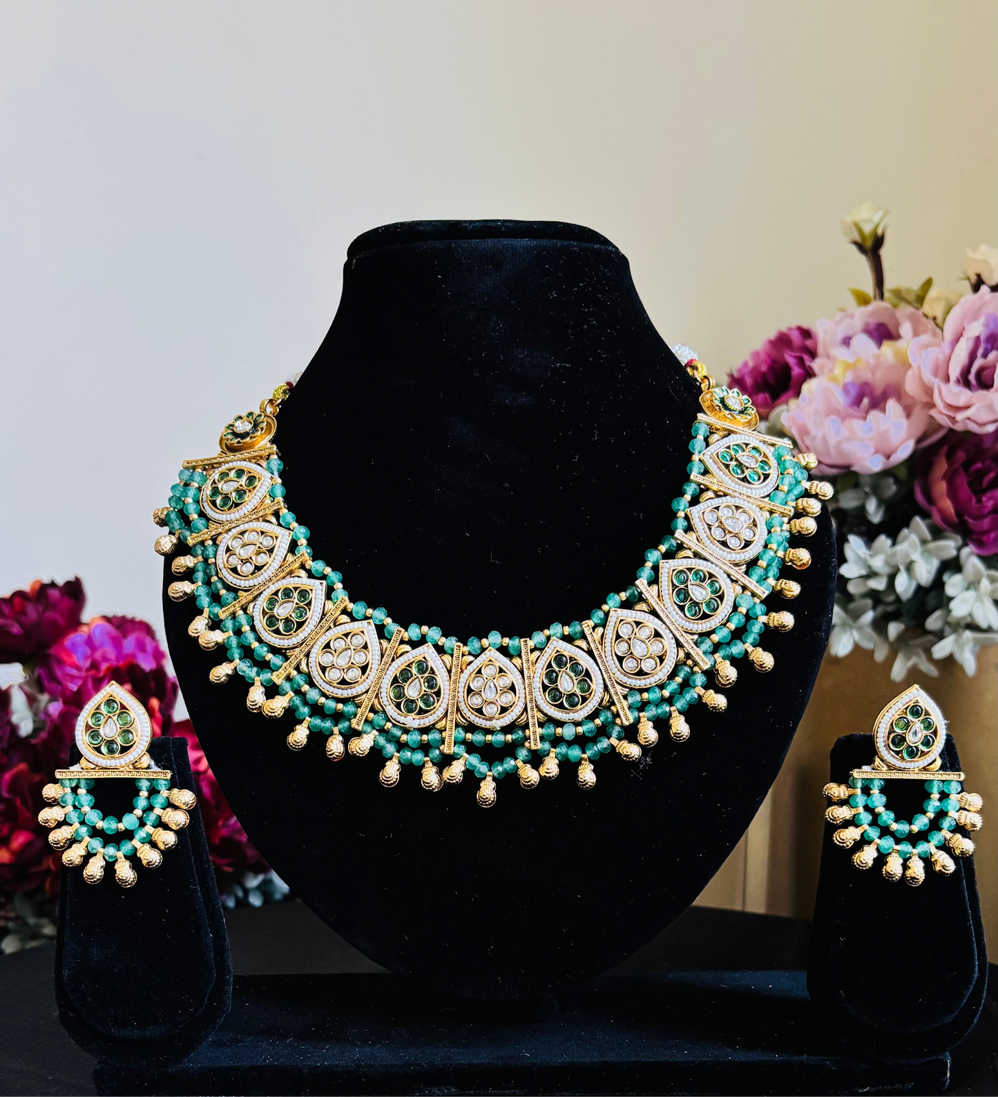 Akshara Pear Jewellery Set