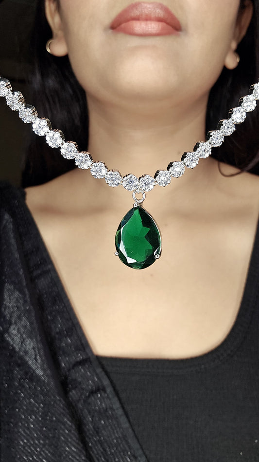 Single Emerald AD Studded Necklace