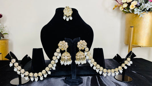 Kundan Jhumka With Maangtika