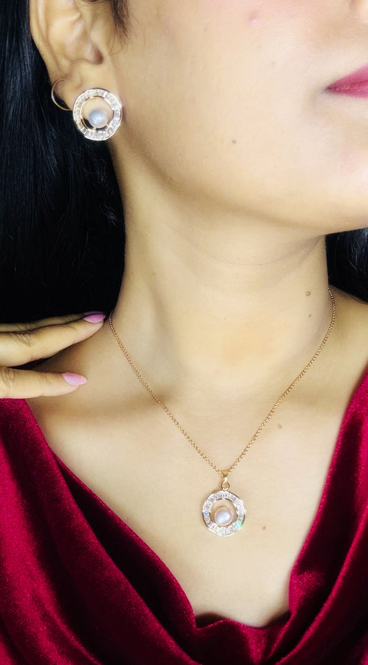 Round Freshwater Pearl Pendant
