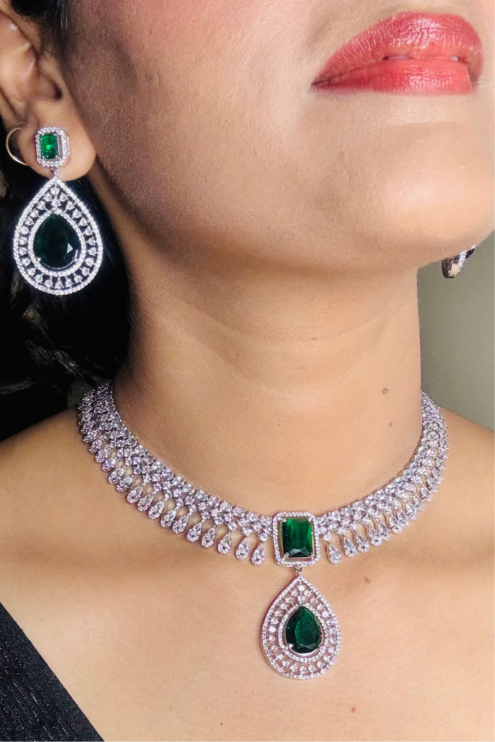The Dazzling Emerald Set