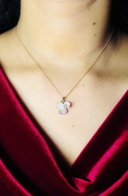 Leafy Pearl Pendant