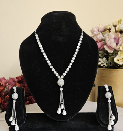 Pearl Drop Necklace AD