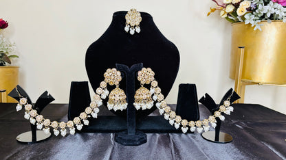 Kundan Jhumka With Maangtika