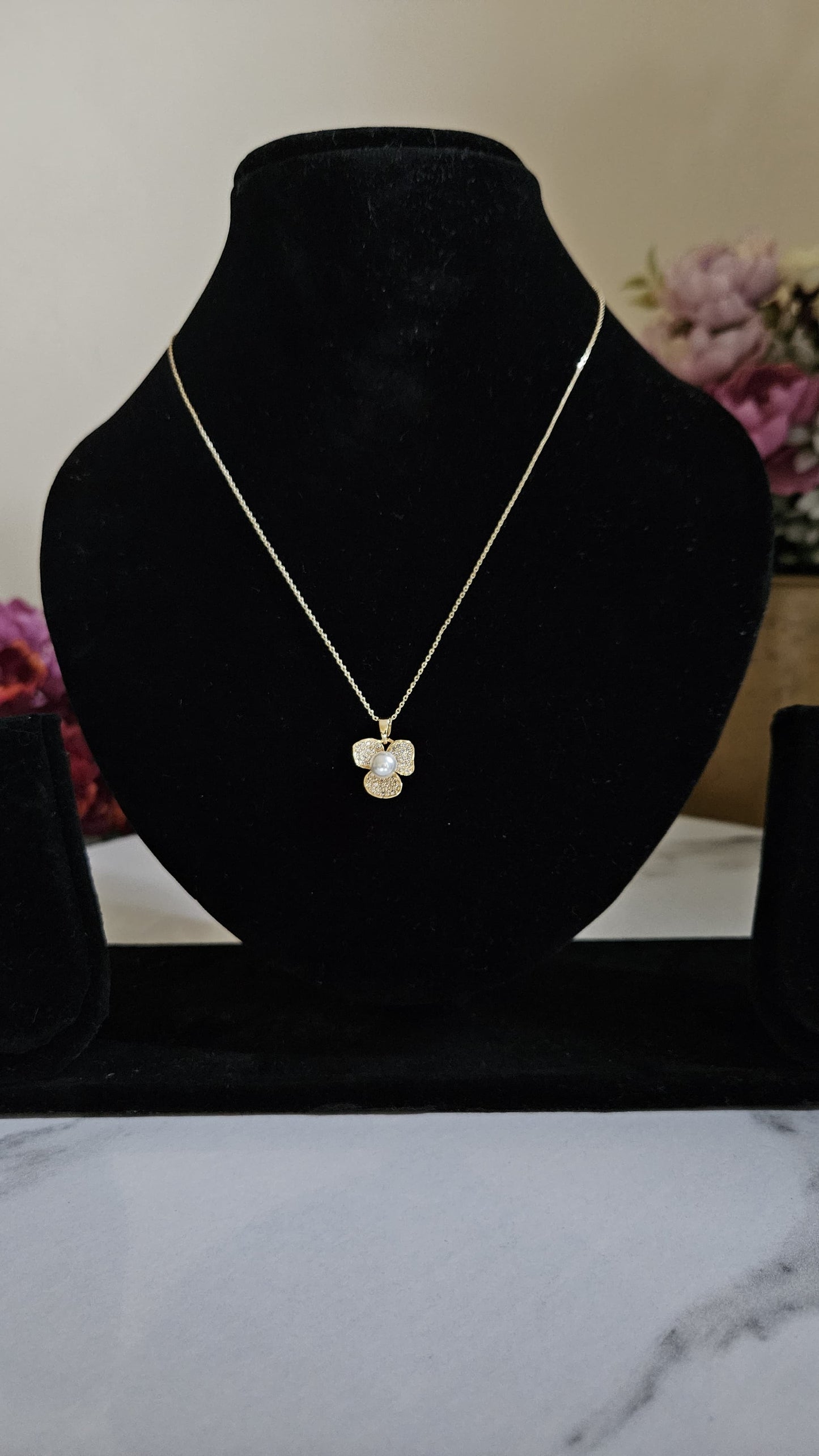 Leafy Pearl Pendant
