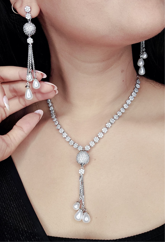 Pearl Drop Necklace AD