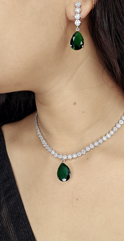 Single Emerald AD Studded Necklace