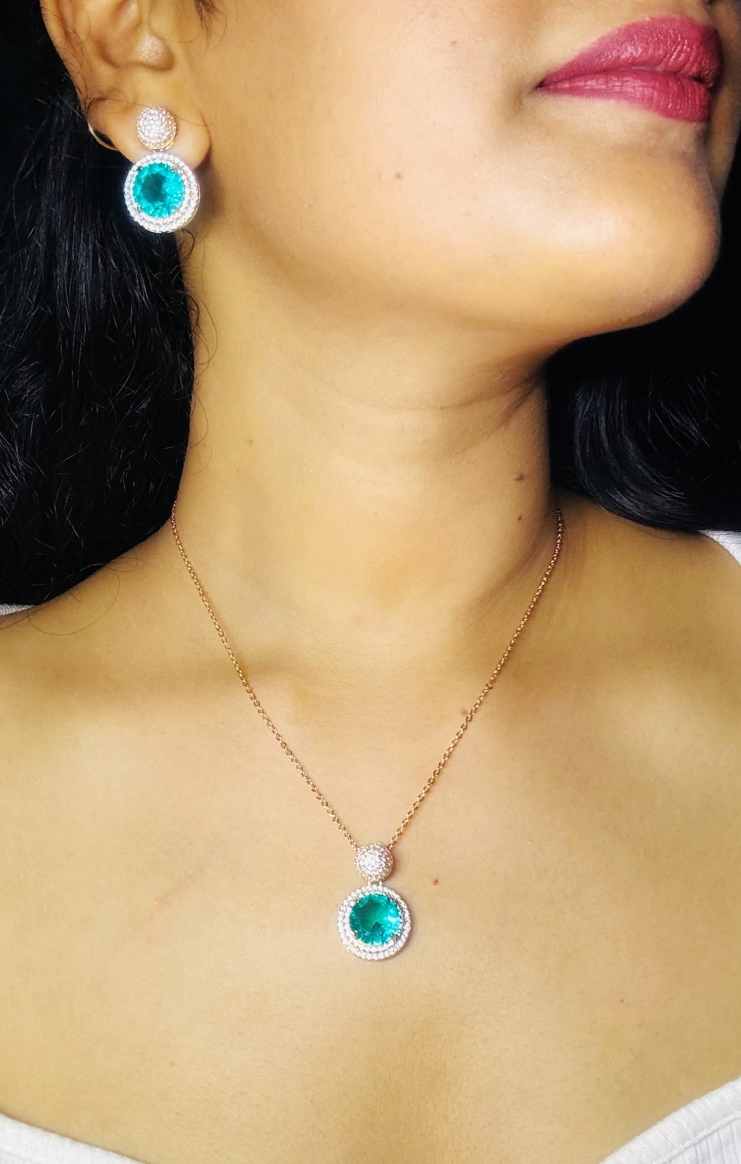 Round Halo Pendant