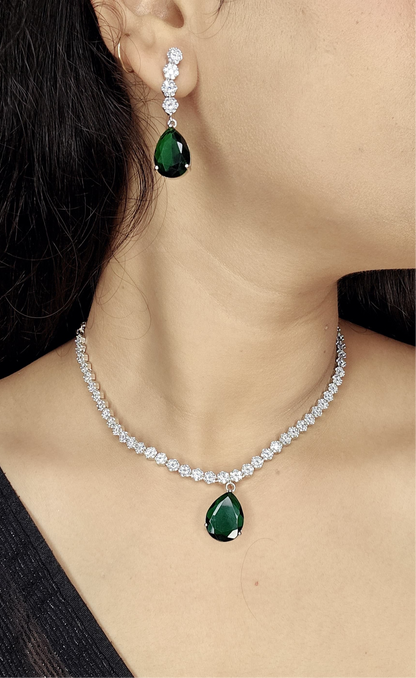 Single Emerald AD Studded Necklace